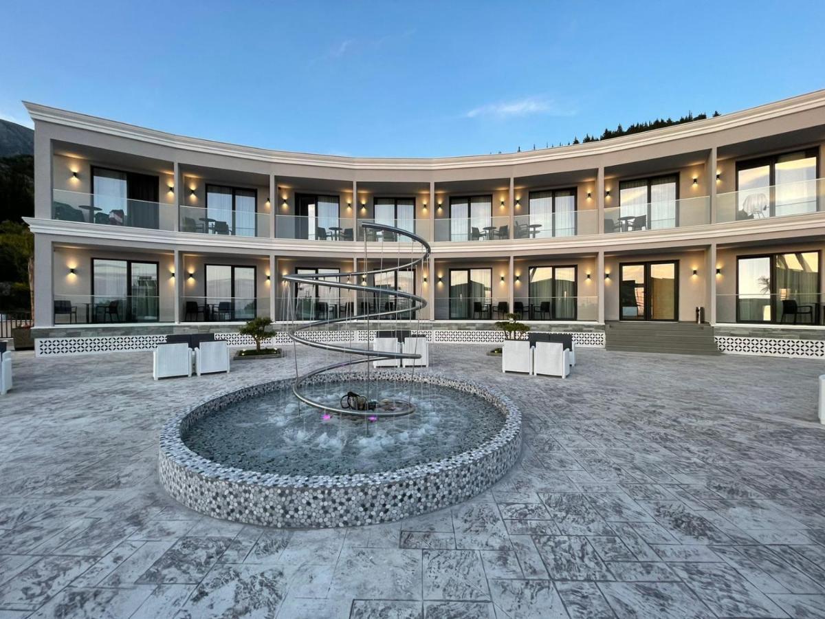 Ebbi Hotel Dhërmi Buitenkant foto