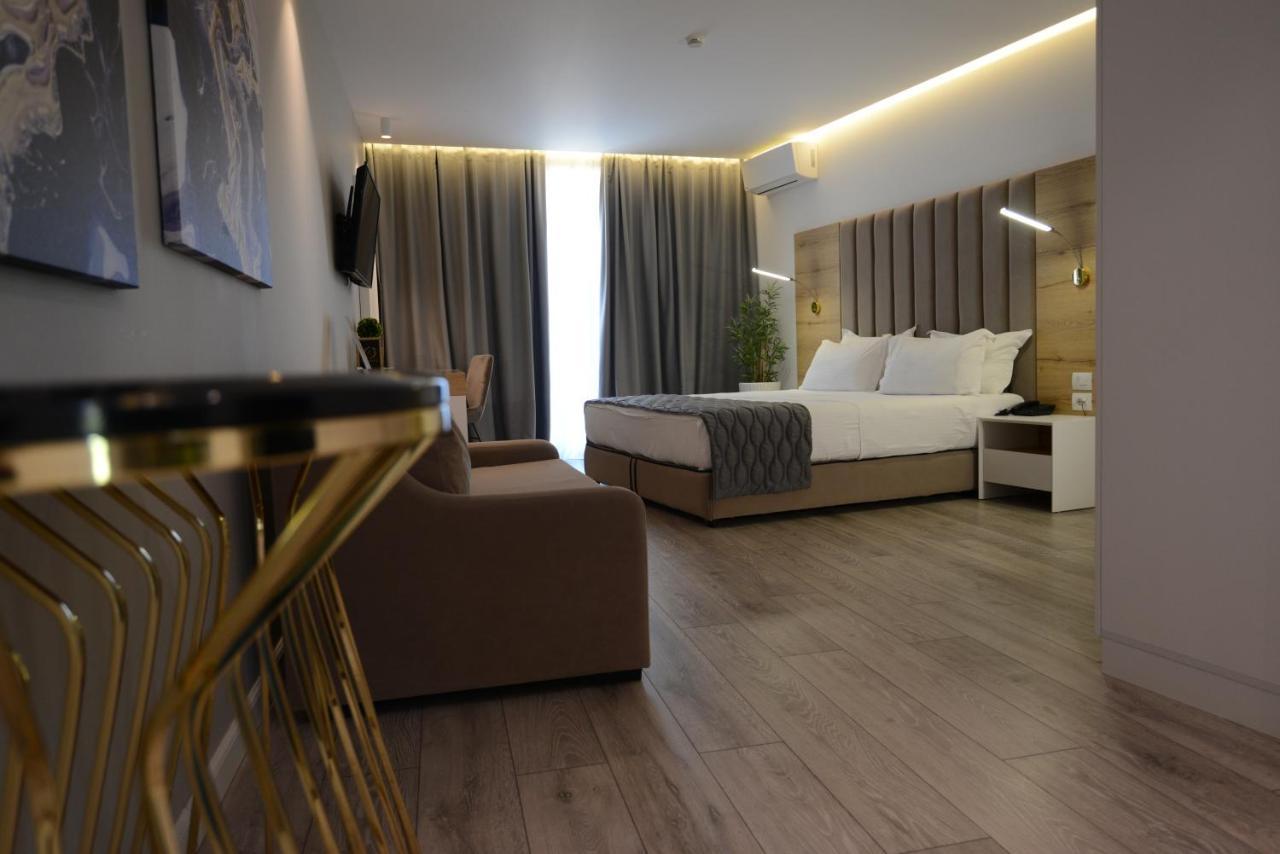 Ebbi Hotel Dhërmi Buitenkant foto