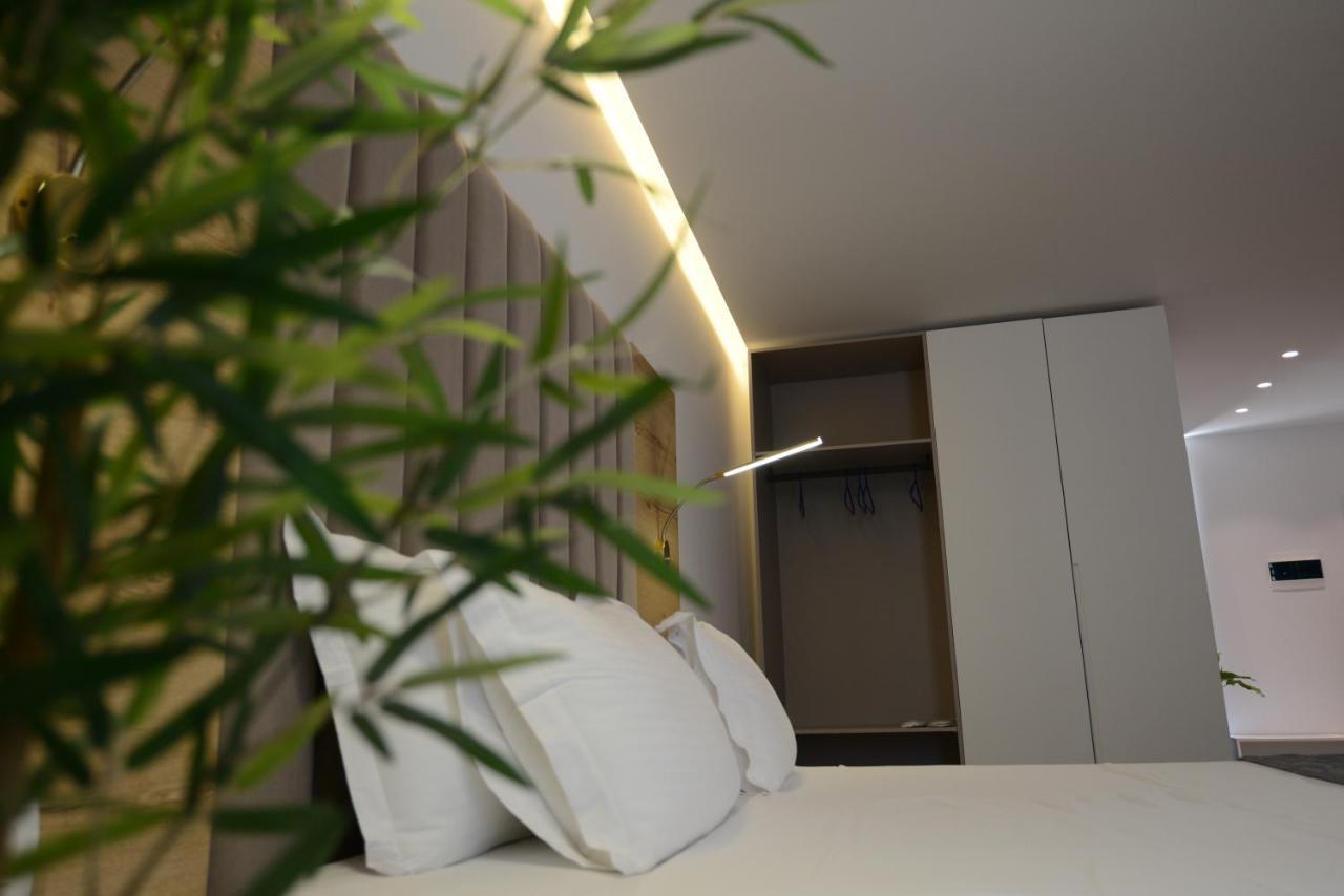 Ebbi Hotel Dhërmi Buitenkant foto