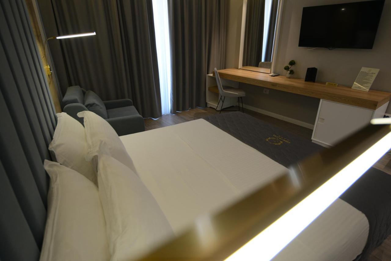 Ebbi Hotel Dhërmi Buitenkant foto