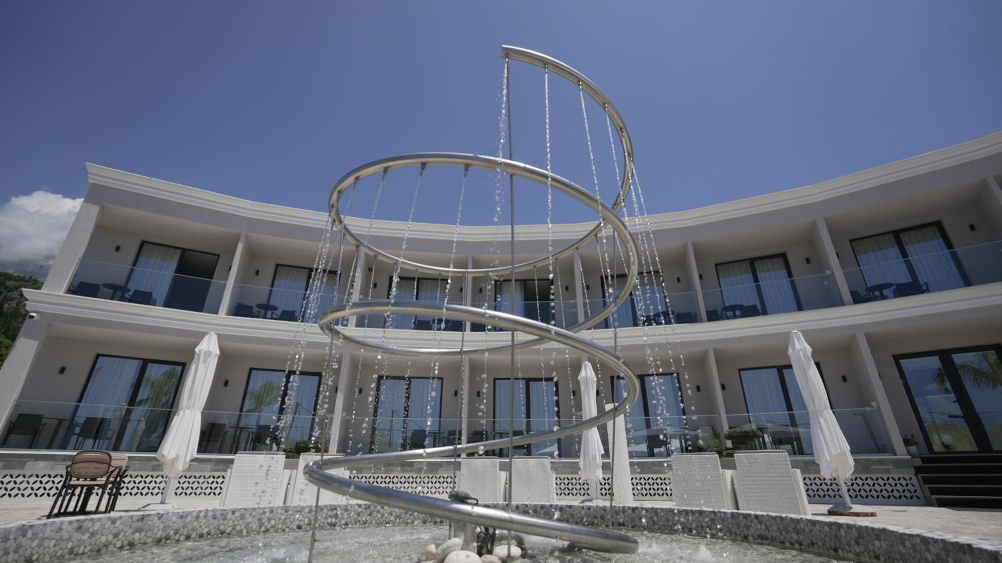 Ebbi Hotel Dhërmi Buitenkant foto